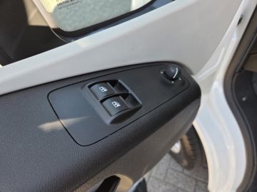 Bürstner BUT660 Luifel | Keuken | Omvormer | Toilet En Douche | Ruim Bed